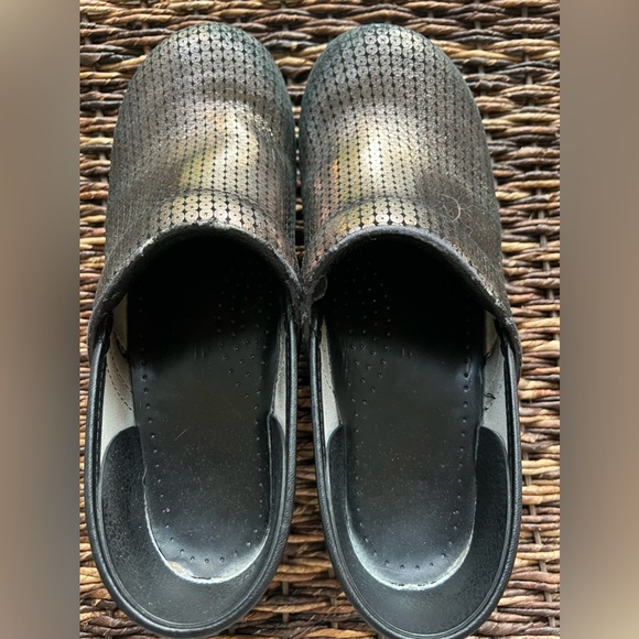 Dansko shiny copper/metallic clogs, size 41 - Picture 3 of 7